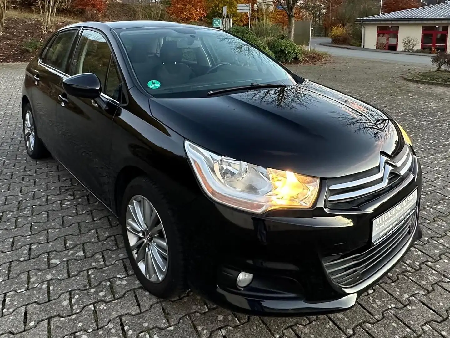 Citroen C4 1.4 Tendance*ERST:88.860KM*KLIMA*TEMPOMAT*PDC*BRC Black - 1