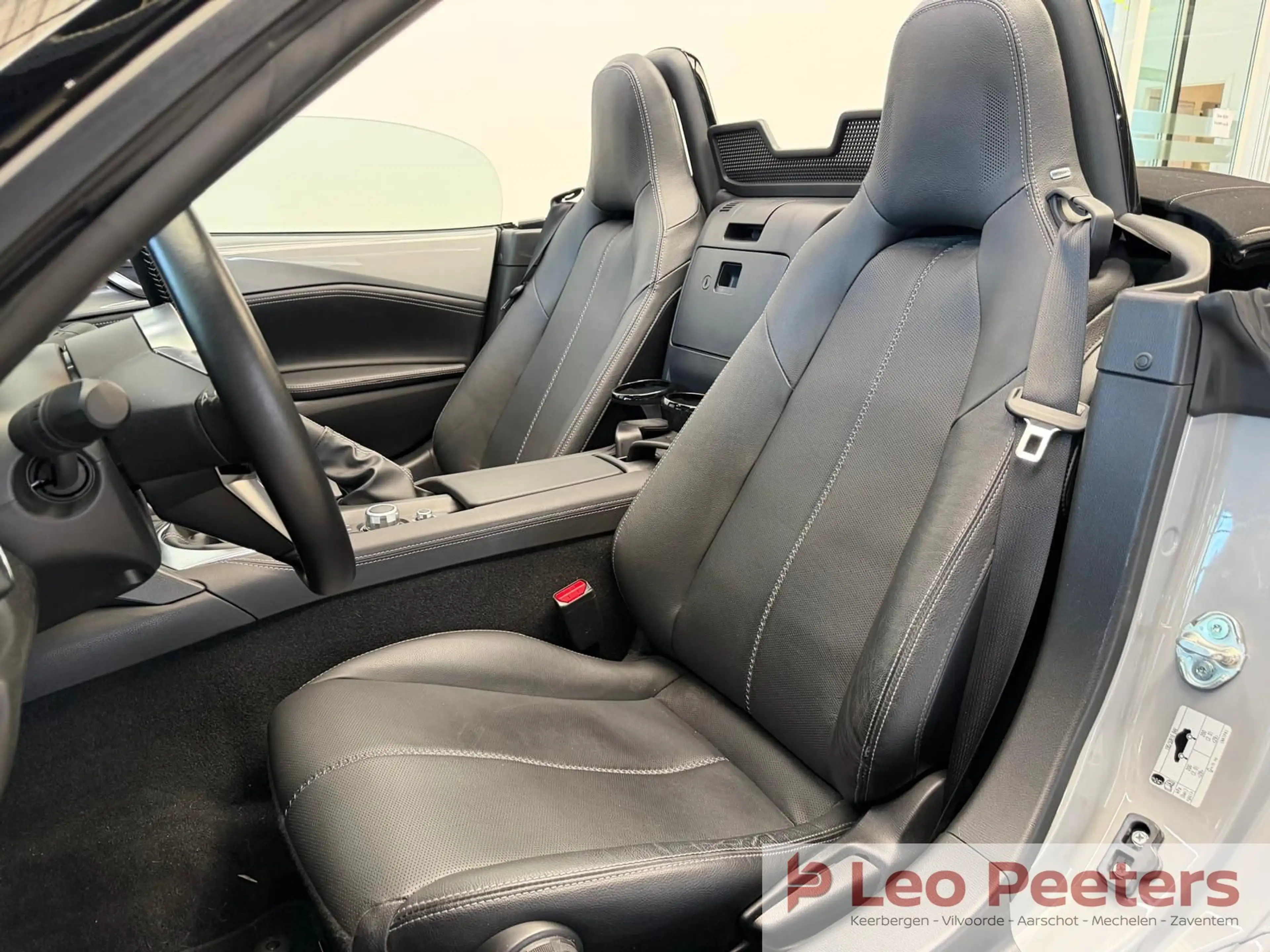 Mazda MX-5 1.5i / Bose / Leder / Camera / /Aero Gray / Nieuwstaat /Fabrieksgarantie tot 2030 — photo 14