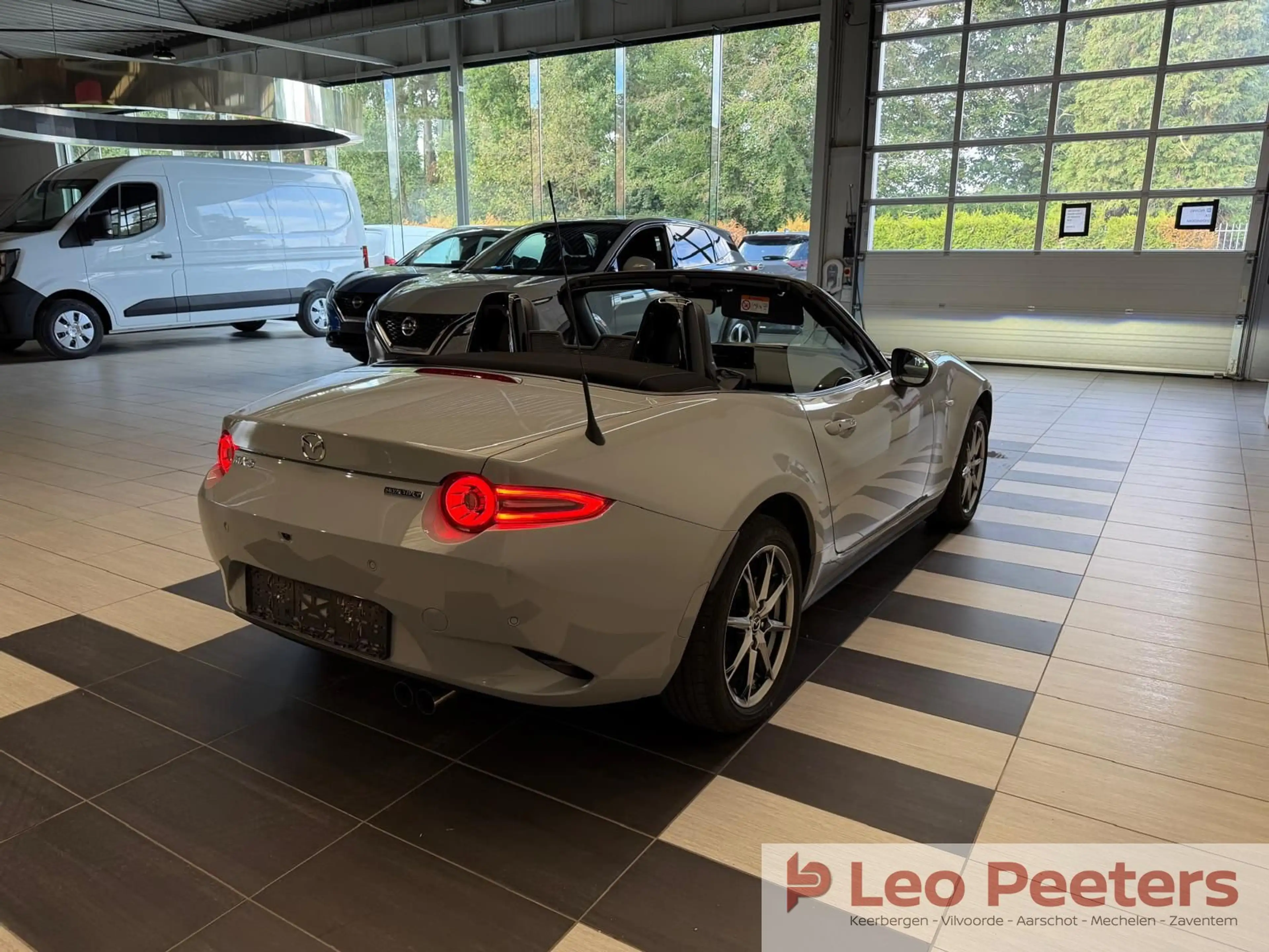 Mazda MX-5 1.5i / Bose / Leder / Camera / /Aero Gray / Nieuwstaat /Fabrieksgarantie tot 2030 — photo 7