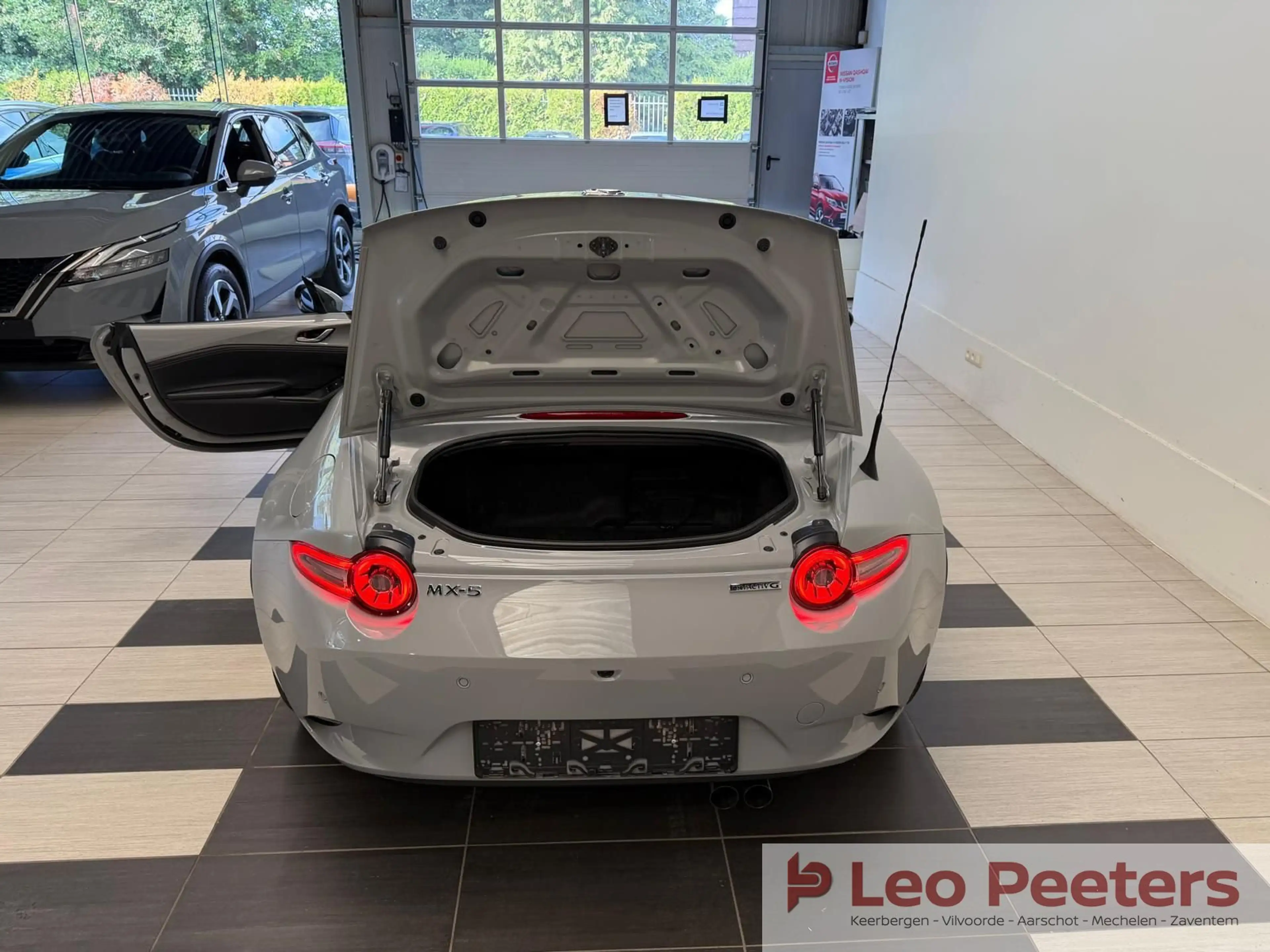Mazda MX-5 1.5i / Bose / Leder / Camera / /Aero Gray / Nieuwstaat /Fabrieksgarantie tot 2030 — photo 9