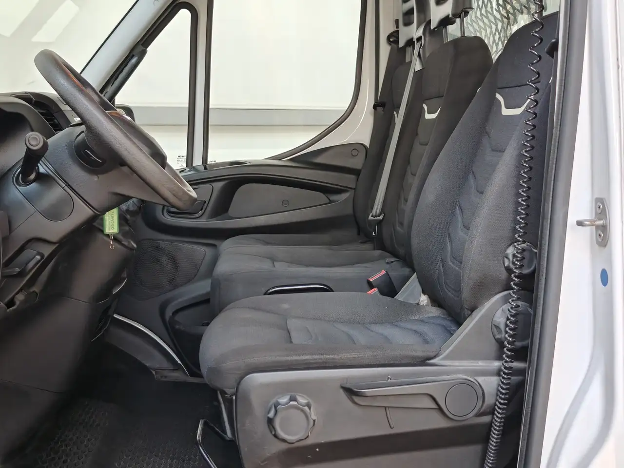 Iveco Daily 2021 — фото 11