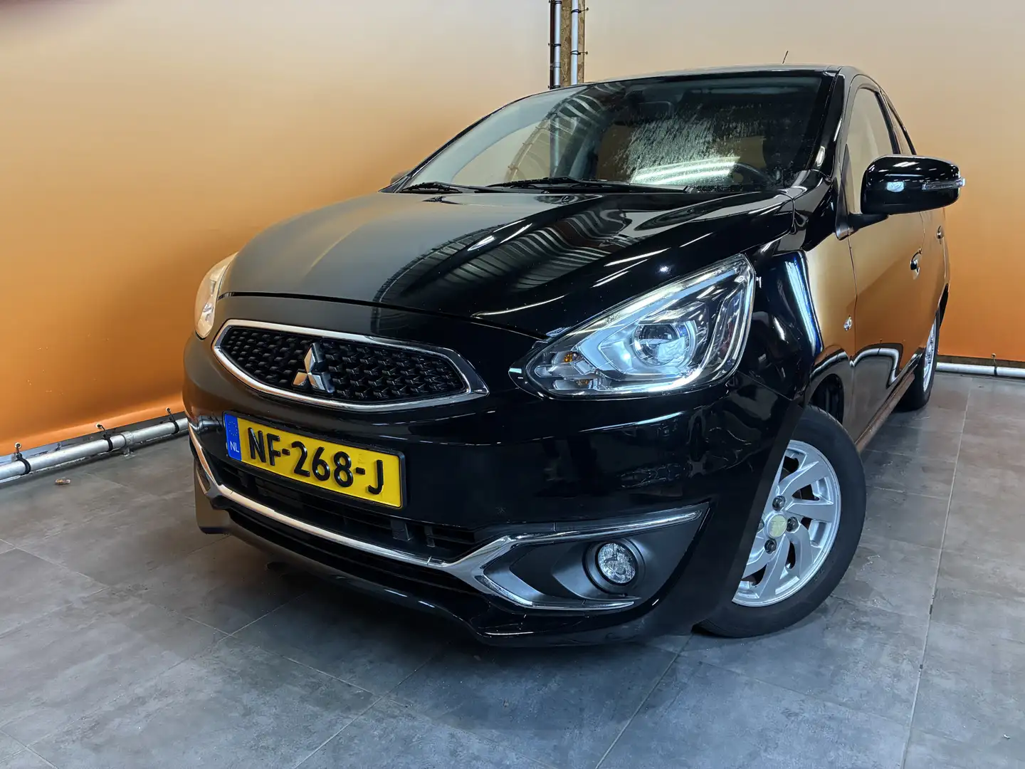 Mitsubishi Space Star 1.0 Intense+ clima | lmv stuurbediening Zwart - 1