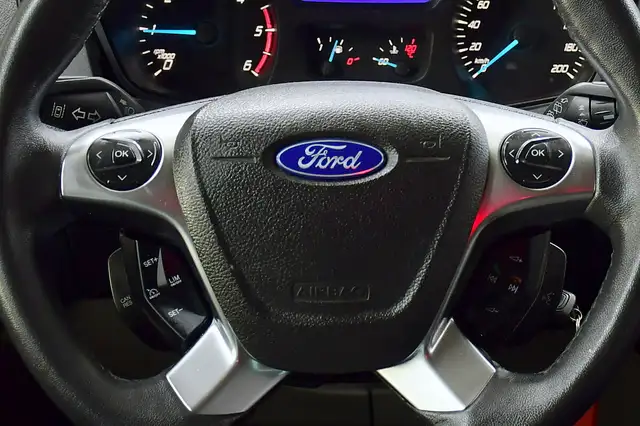 Ford Tourneo Custom view 16