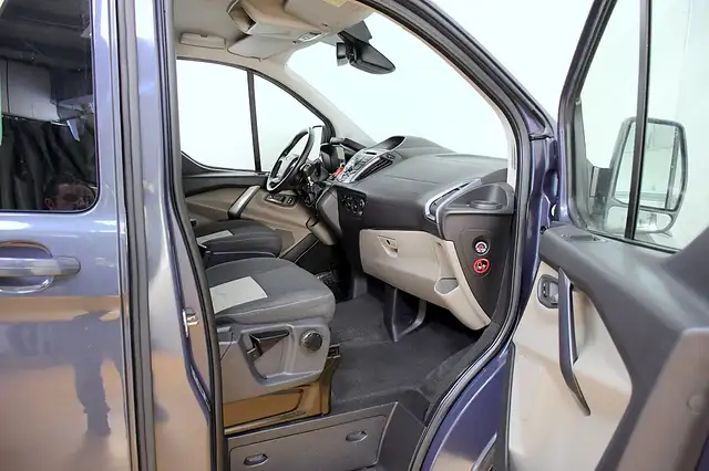 Ford Tourneo Custom view 4