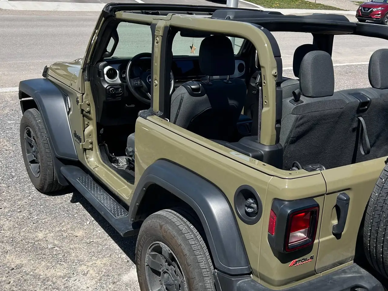 Jeep Wrangler снимка Jeep Wrangler