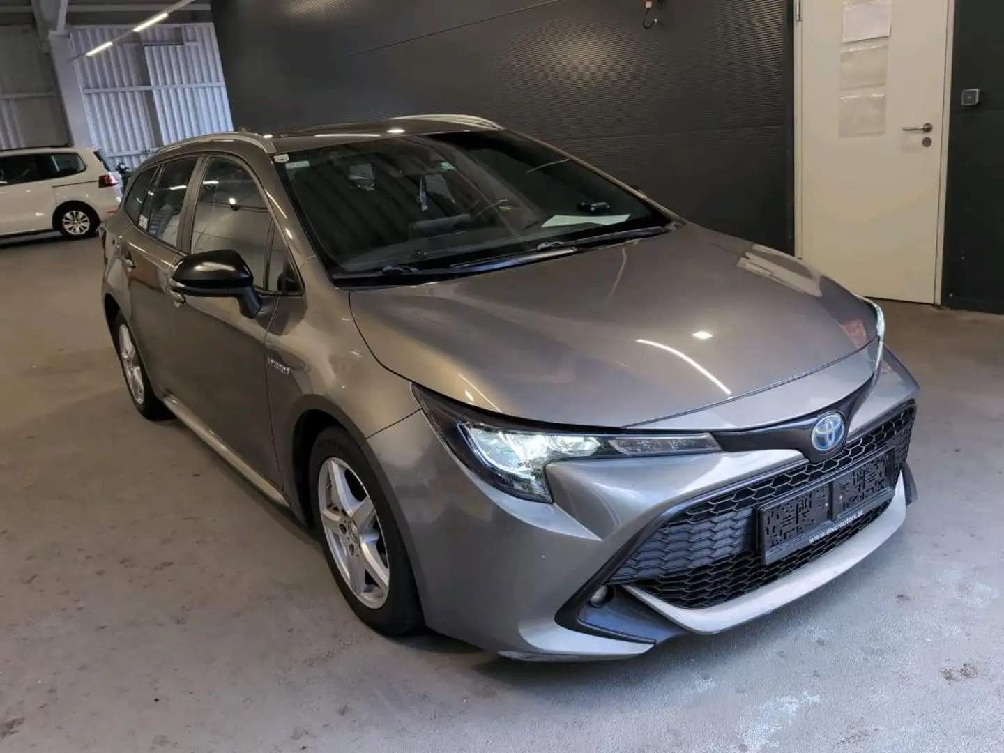 Toyota Corolla 1,8 Hybrid Active Gris - 1