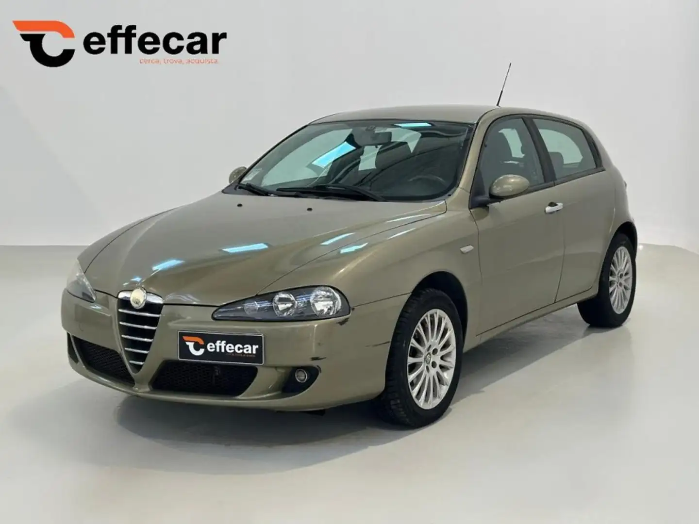 Alfa Romeo 147 1.9 JTD 115 CV cat 5p. Beige - 1
