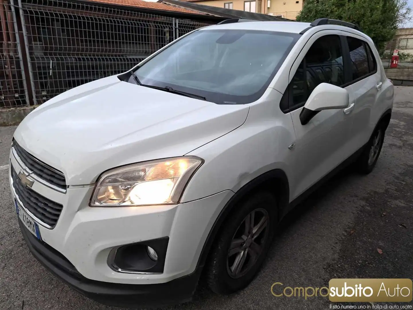 Chevrolet Trax 1.6 AWD LT Bianco - 2