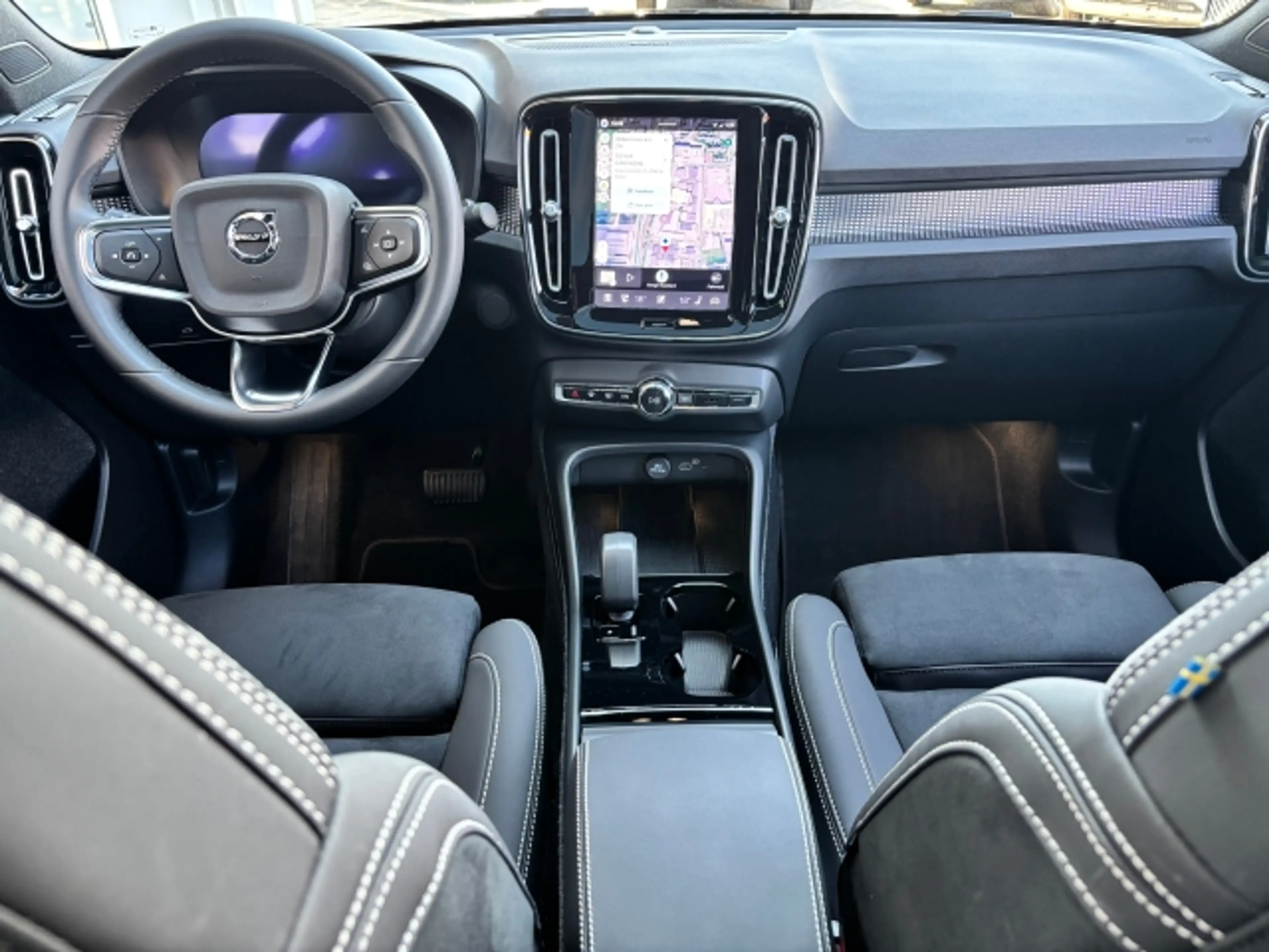 Volvo EC40 EC40 Black Edition ULTRA — photo 12
