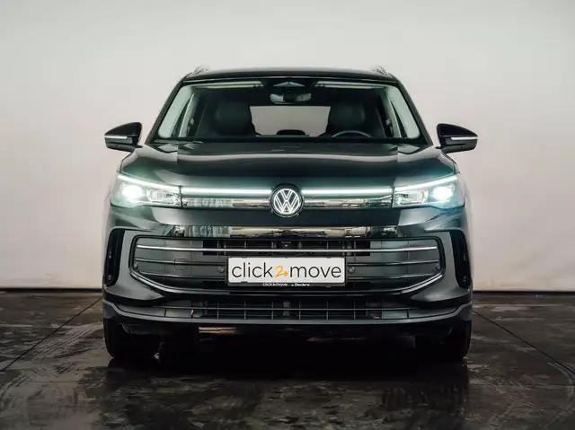 Volkswagen Tiguan view 4