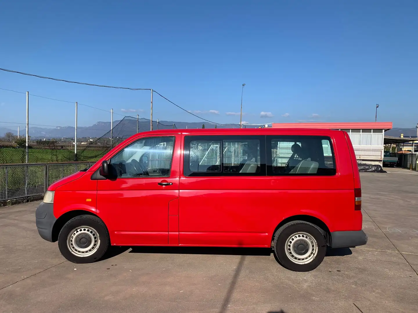 Volkswagen T5 Transporter Rosso - 2