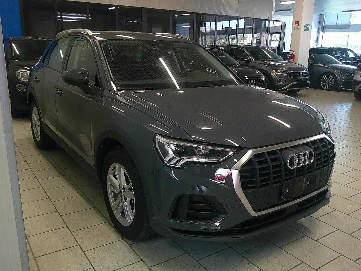 Audi Q3 35 TFSI S-tronic Navi Led Mhev Garanzia 24 Mesi Grigio - 2