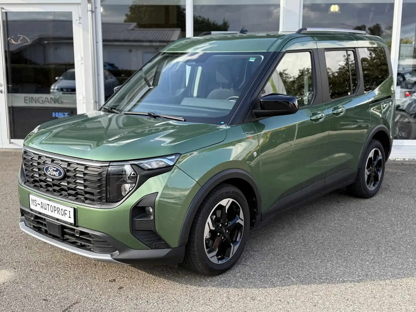 Ford Tourneo Courier 1.0 EcoBoost Powershift Active Grün - 1
