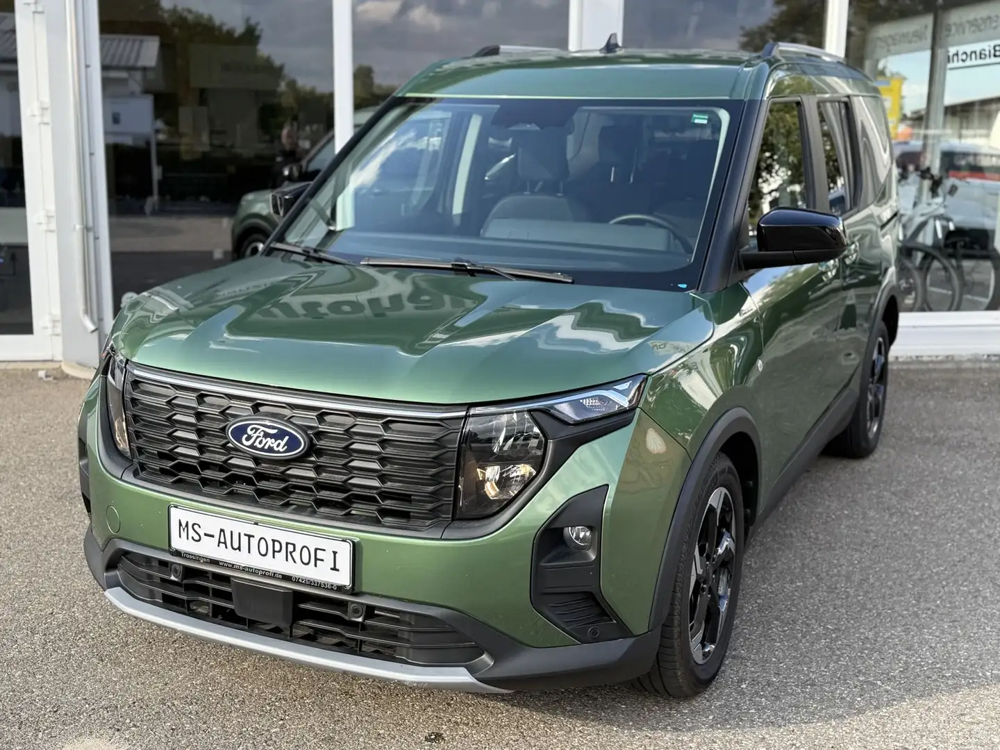 Ford Tourneo Courier 1.0 EcoBoost Powershift Active Grün - 2