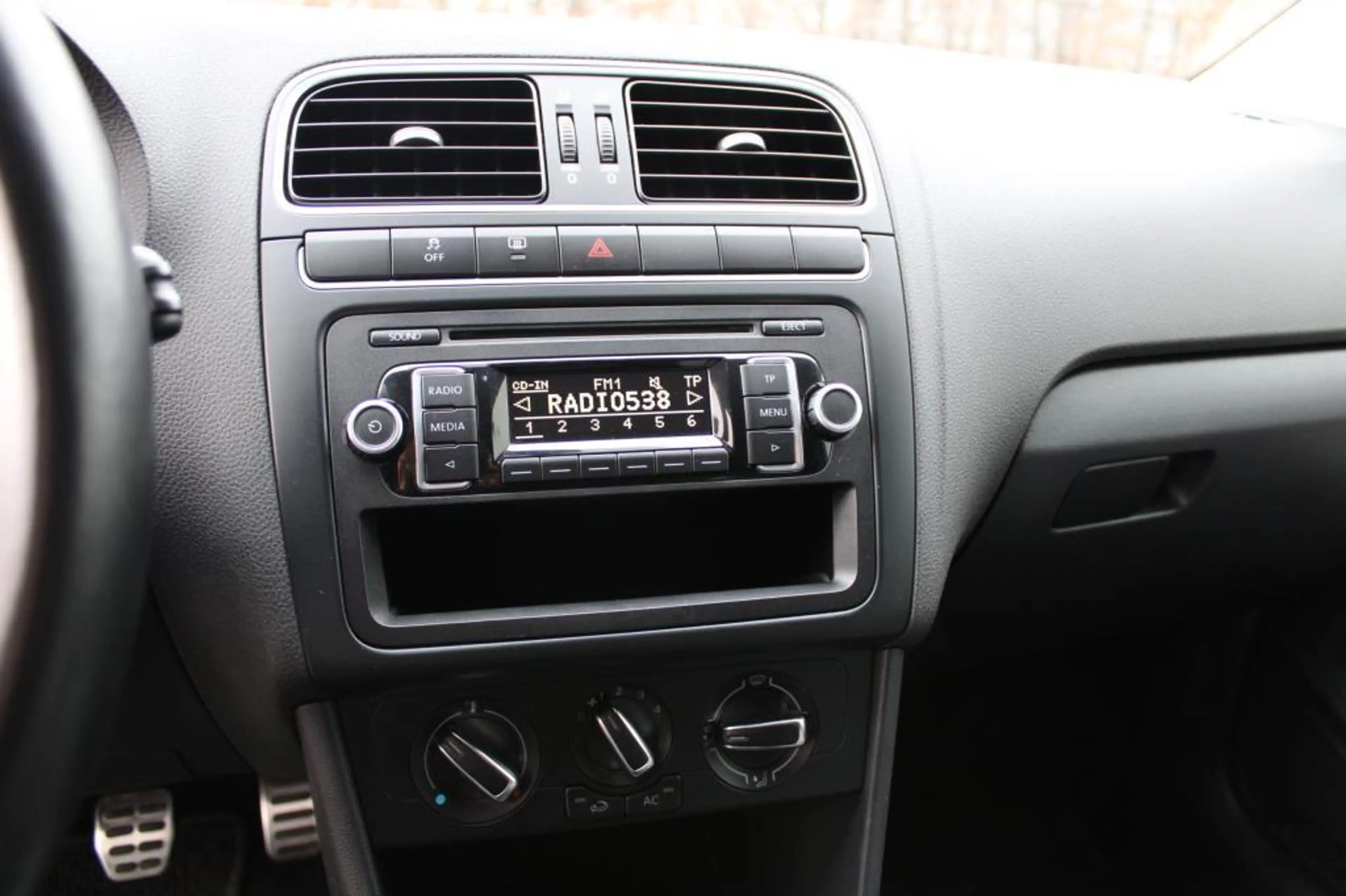 Volkswagen Polo Cross 1.2 TSI — photo 14