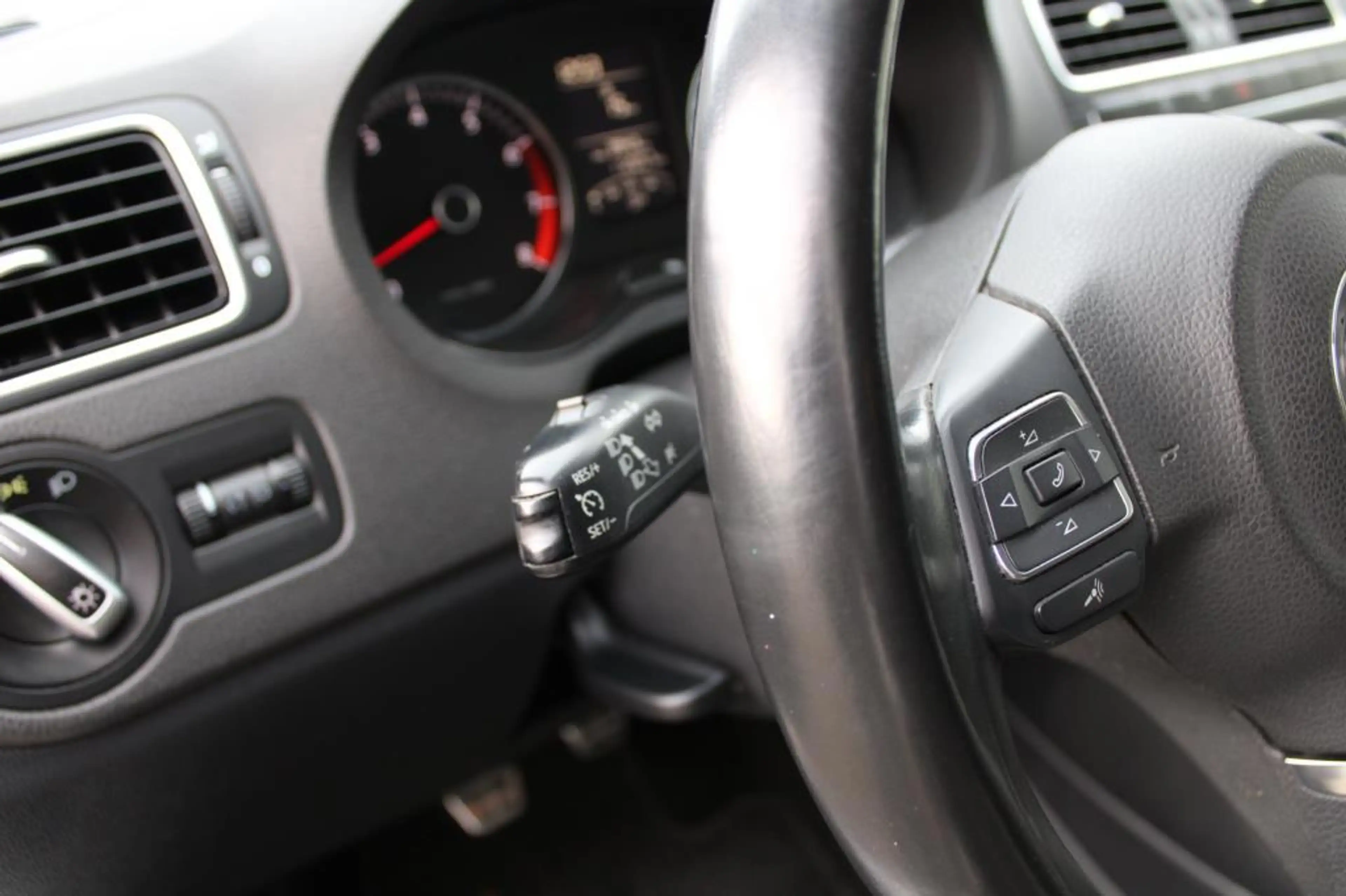 Volkswagen Polo Cross 1.2 TSI — photo 12
