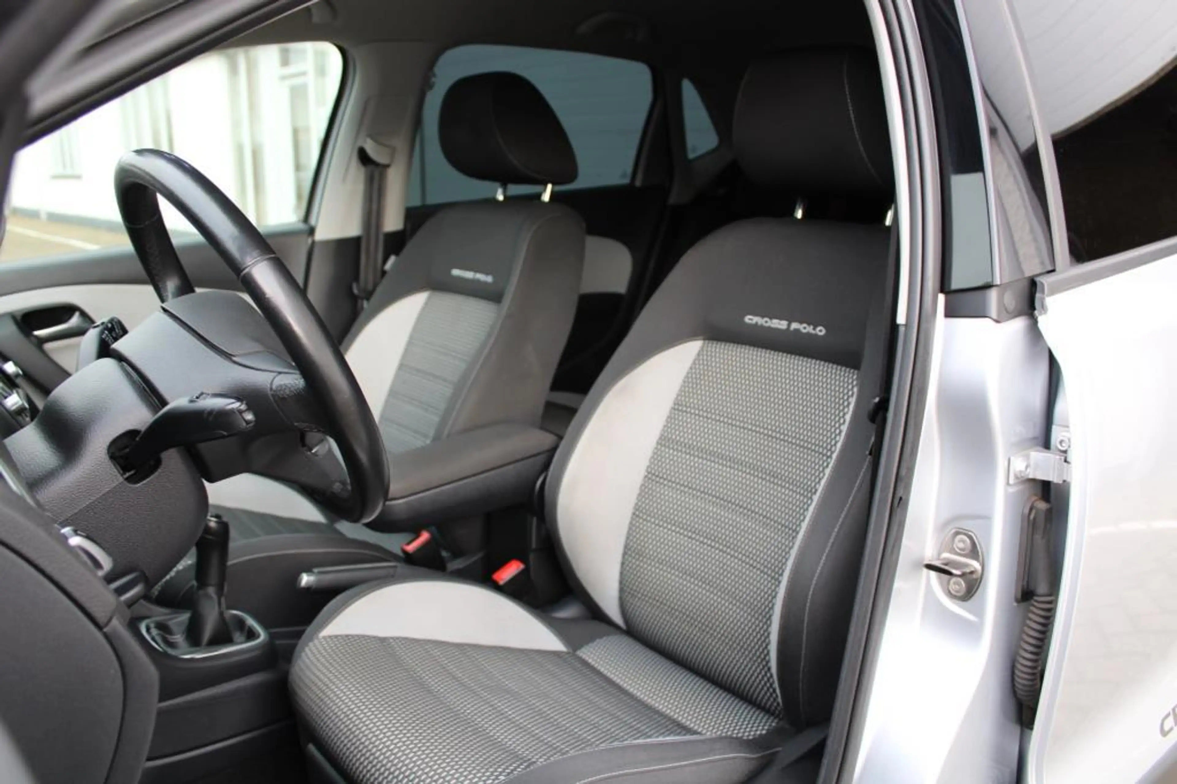 Volkswagen Polo Cross 1.2 TSI — photo 11