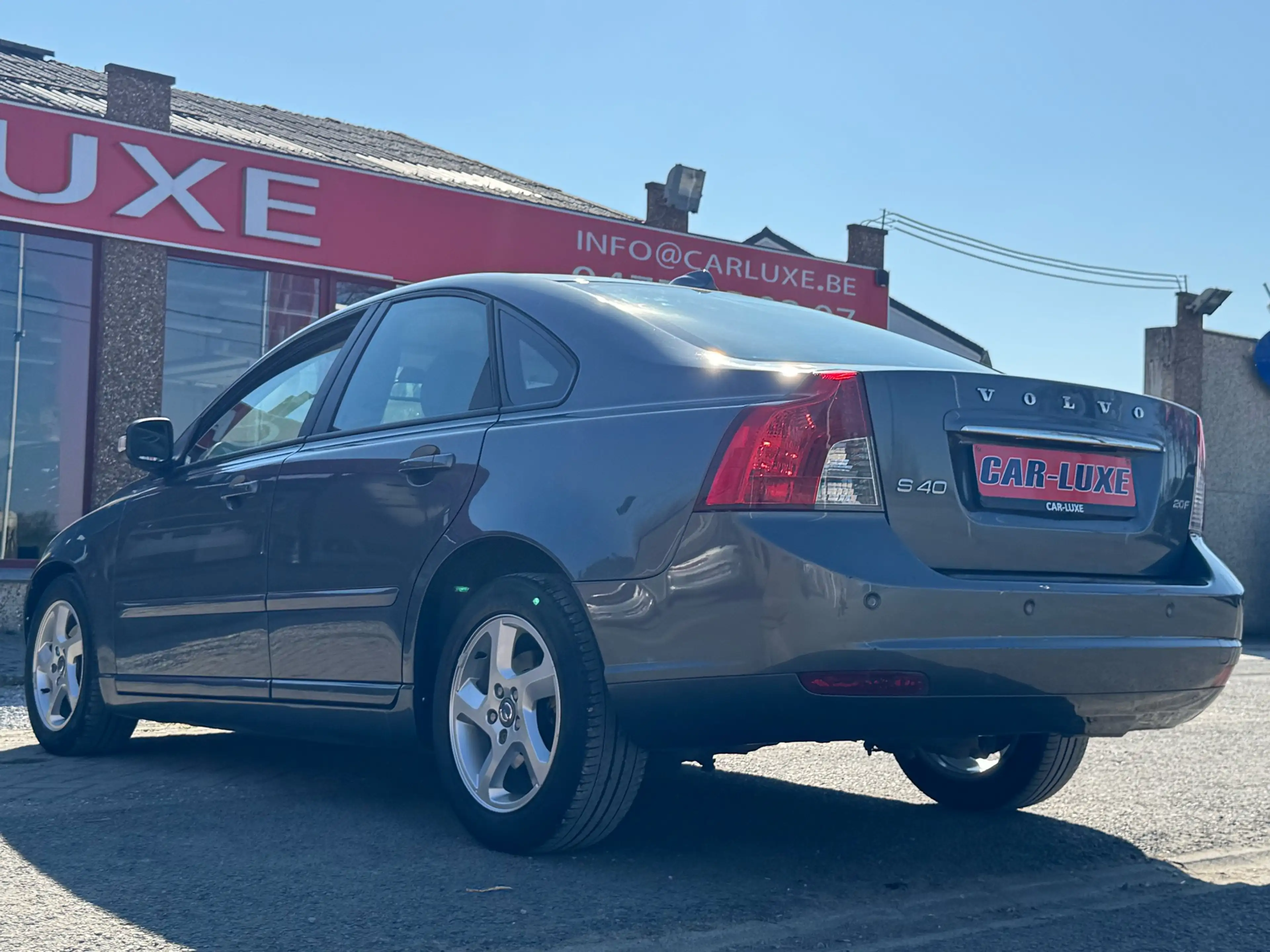 Volvo S40 2.0i 145CV SUMMUM GRAND GPS CUIR XENON CLIM FULL — photo 2