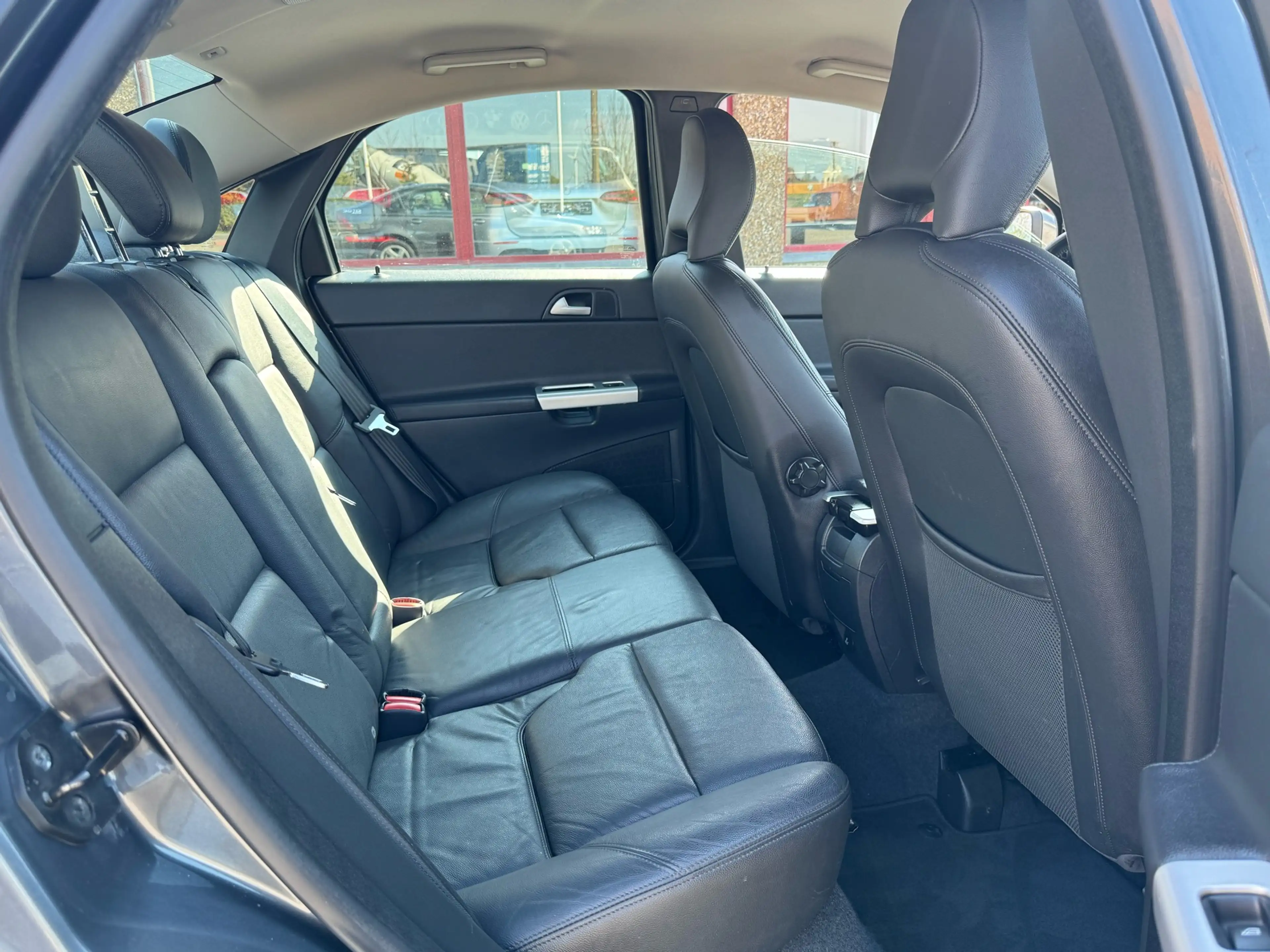 Volvo S40 2.0i 145CV SUMMUM GRAND GPS CUIR XENON CLIM FULL — photo 12