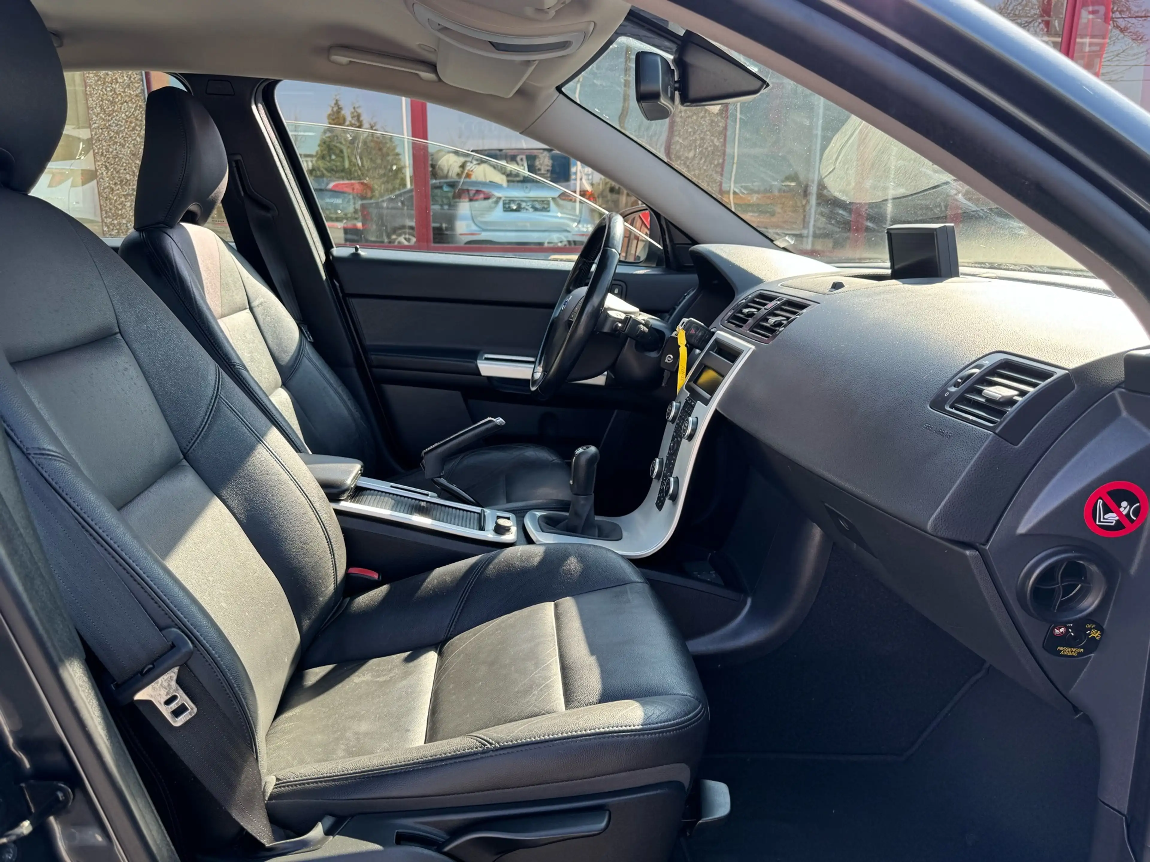 Volvo S40 2.0i 145CV SUMMUM GRAND GPS CUIR XENON CLIM FULL — photo 11