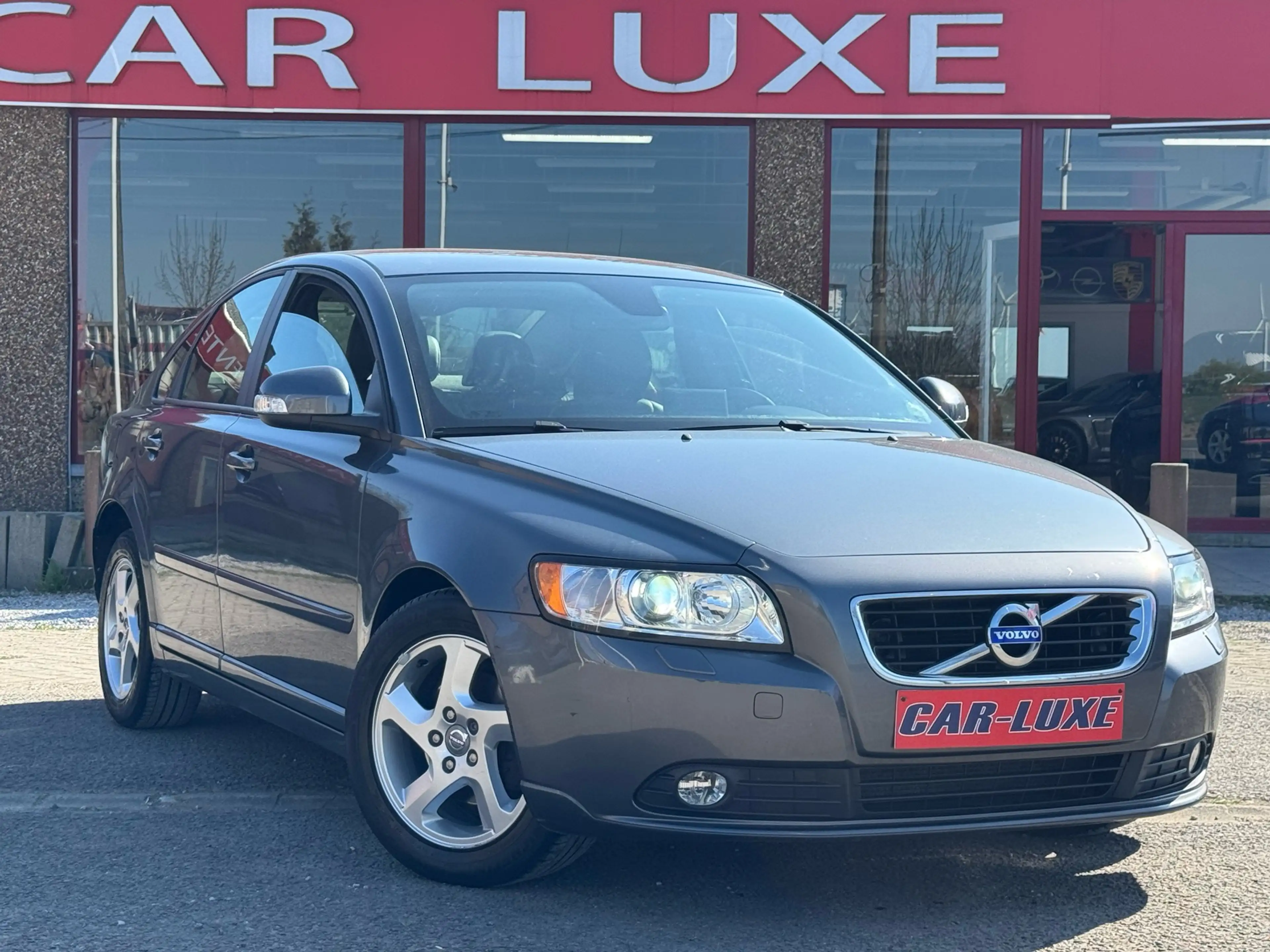 Volvo S40 2.0i 145CV SUMMUM GRAND GPS CUIR XENON CLIM FULL — photo 9