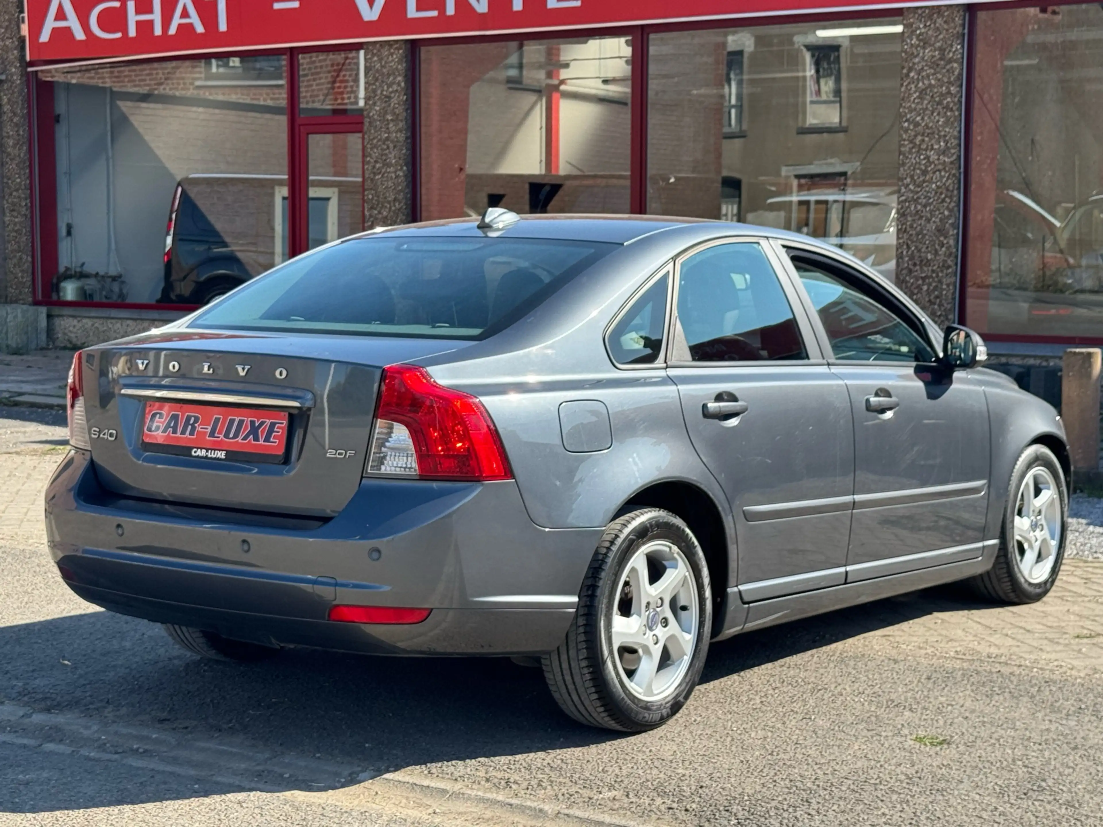 Volvo S40 2.0i 145CV SUMMUM GRAND GPS CUIR XENON CLIM FULL — photo 10
