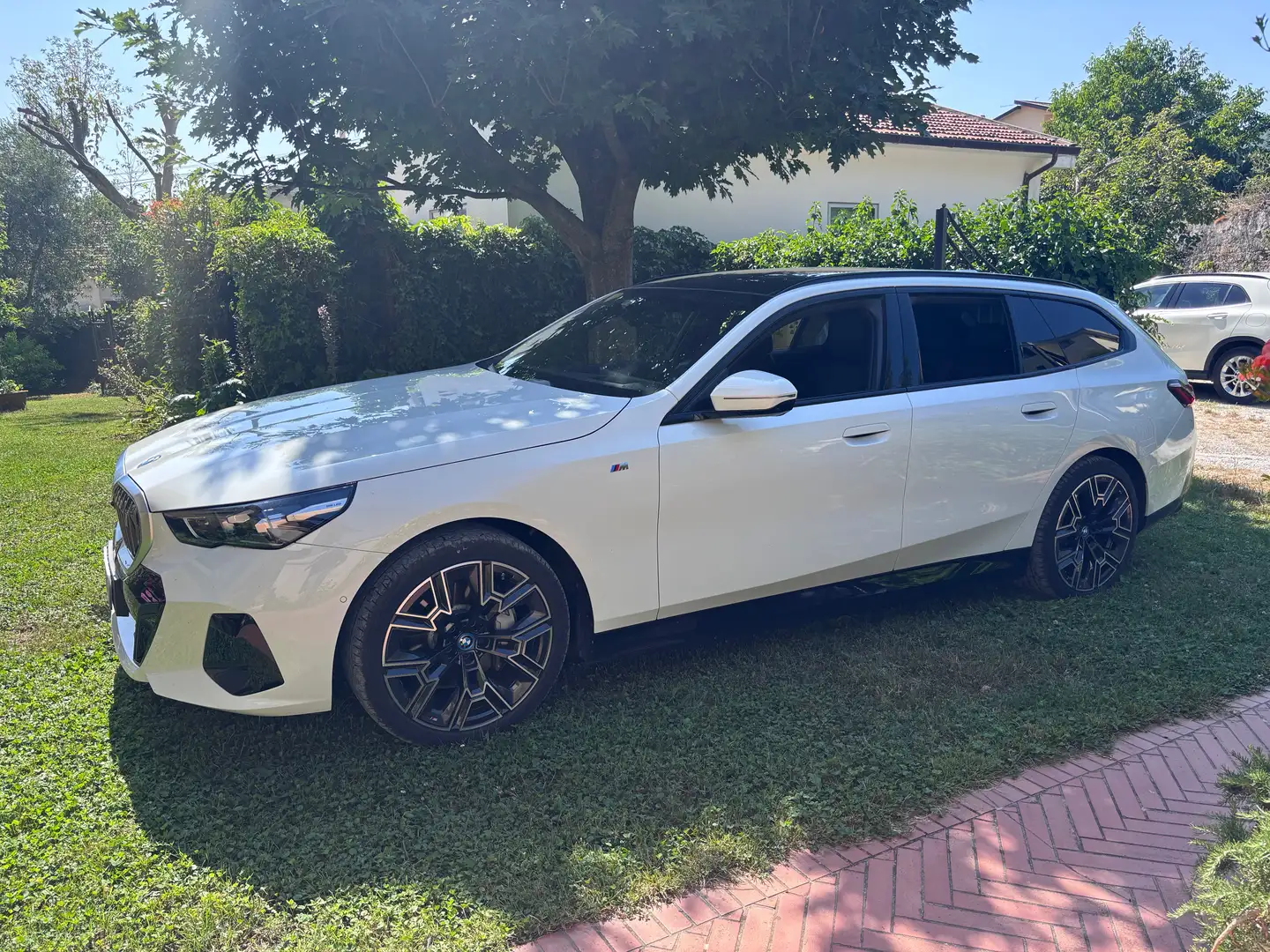 BMW i5 Serie 5 G61 2024 Touring edrive40 MSport Edition Bianco - 1