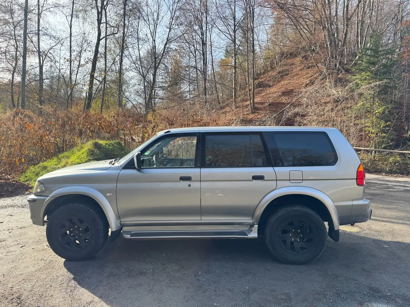 Mitsubishi Pajero Sport Pajero Edition Sport-Scheck Silber - 1