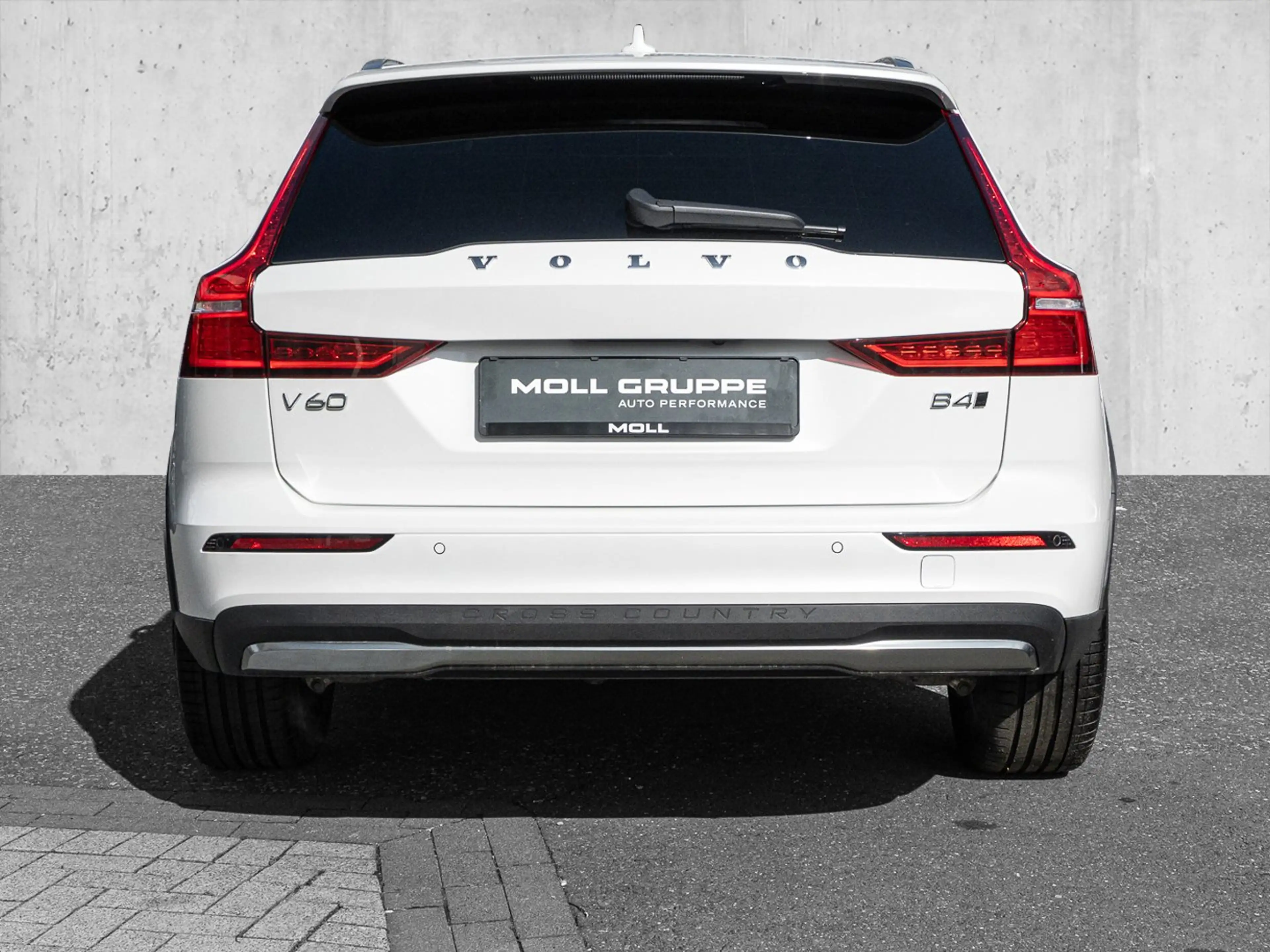 Volvo V60 Cross Country B4 AWD Plus Plus AWD — photo 6
