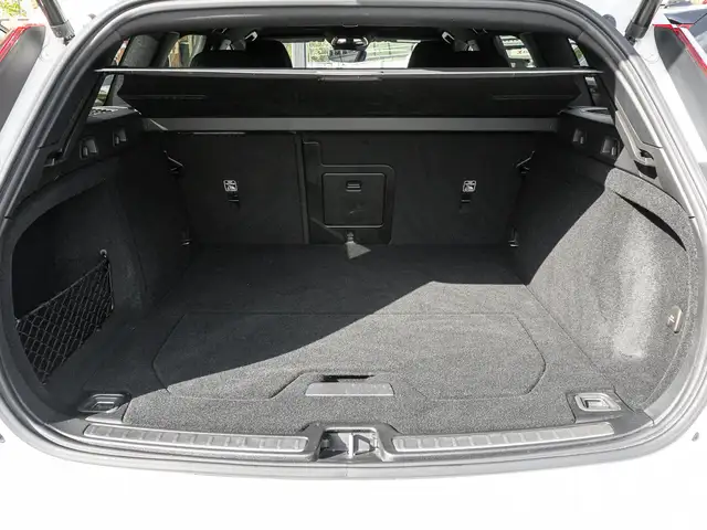 Volvo V60 Cross Country view 17