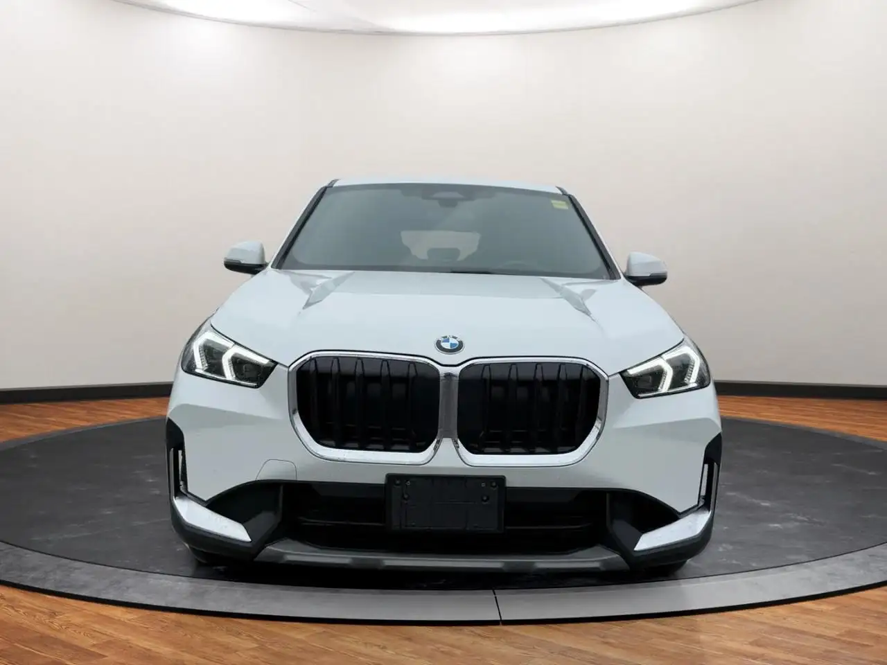 BMW X1 снимка BMW X1