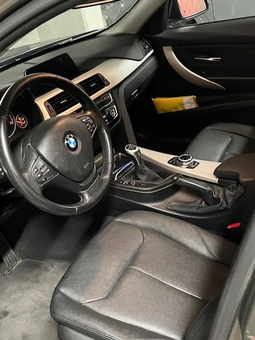 BMW 318 318d Touring Sport Line Bronze - 1