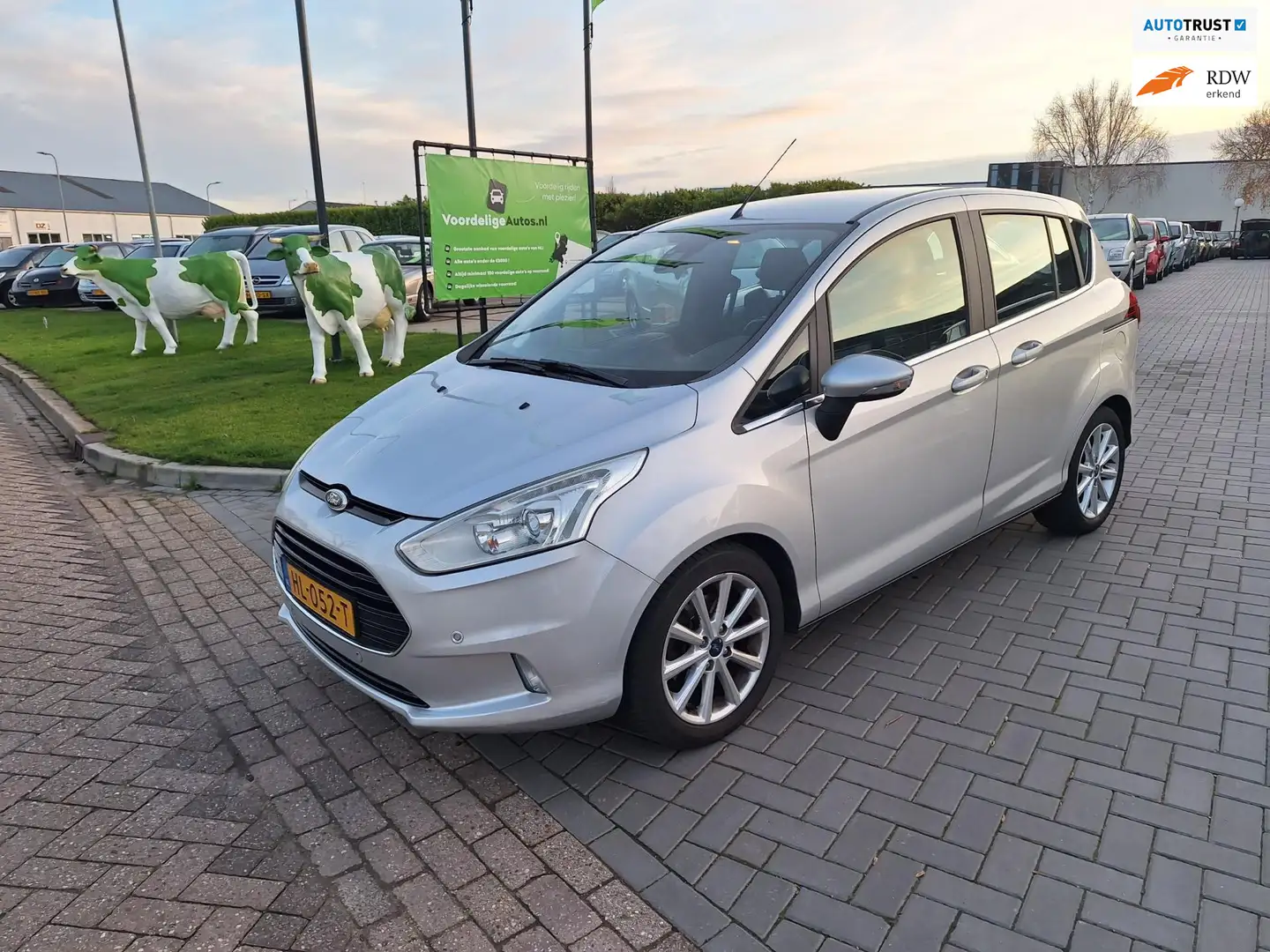 Ford B-Max 1.0 EcoBoost Titanium / Zeer netjes / APK dec 2026 Grijs - 1