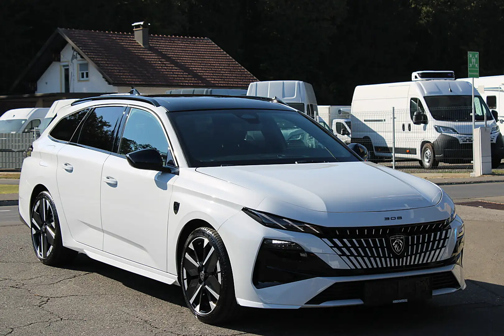 Peugeot 308 SW Hybrid 145 e-DSC6 GT Weiß - 1