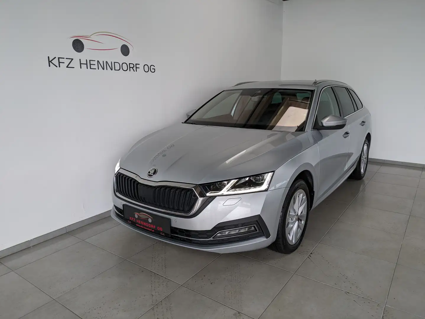 Skoda Octavia Combi 2,0 TDI Style DSG ab € 370 / Monat Grau - 1