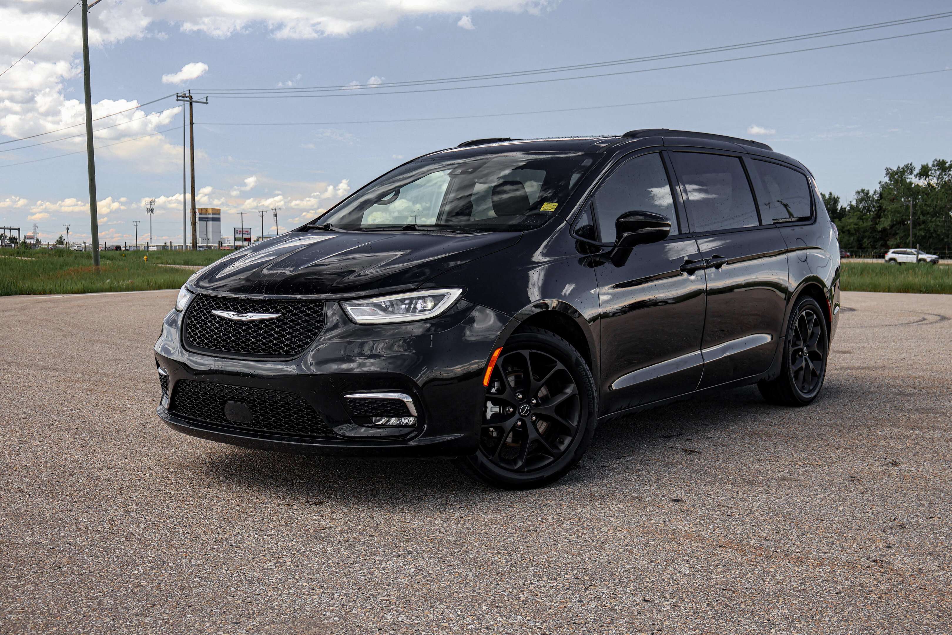 2025 Chrysler Pacifica LIMITED EDITION LEATHER SUNROOF LOW PRICE