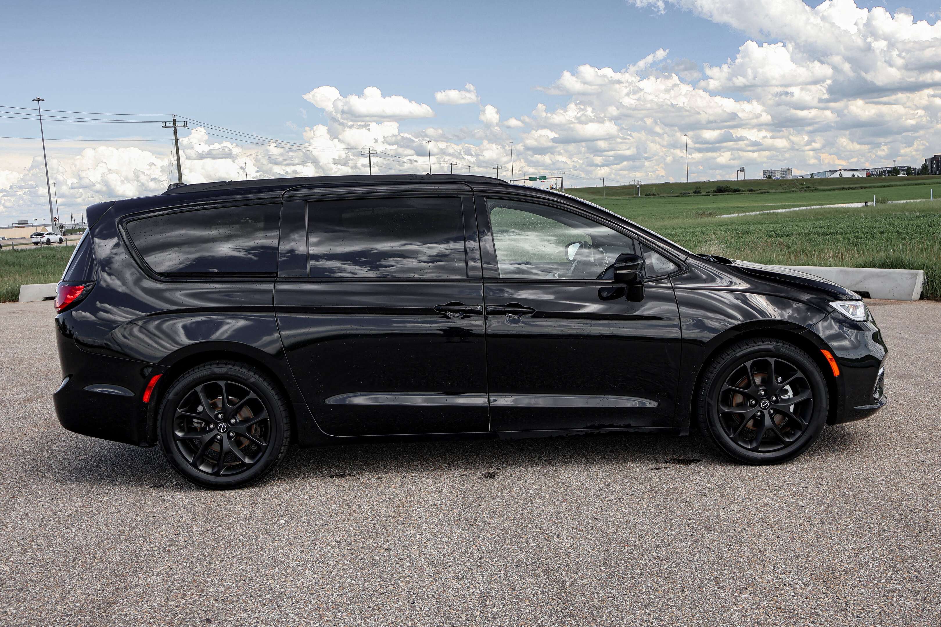 2025 Chrysler Pacifica LIMITED EDITION LEATHER SUNROOF LOW PRICE — снимка 1