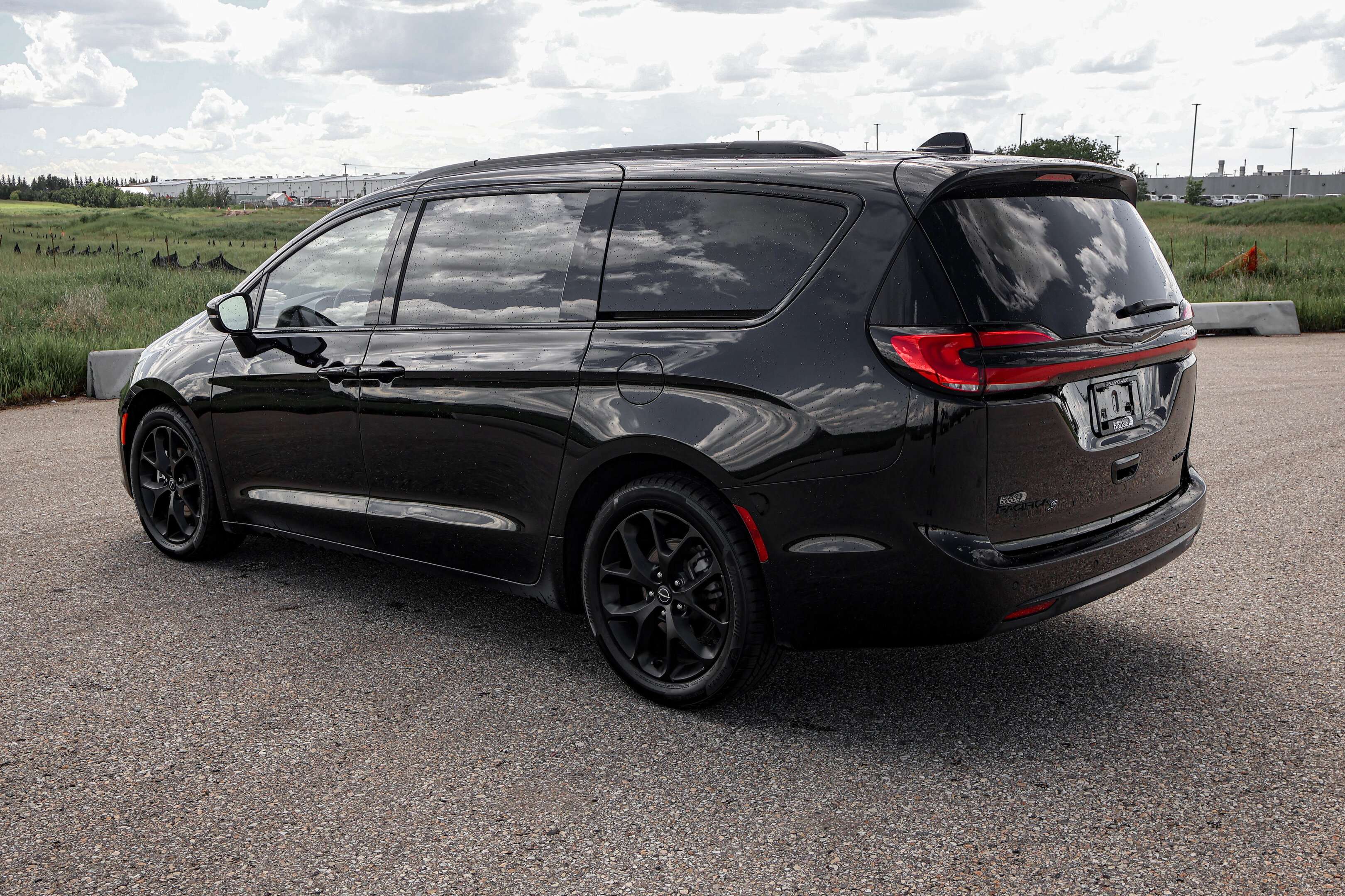 2025 Chrysler Pacifica LIMITED EDITION LEATHER SUNROOF LOW PRICE — снимка 1