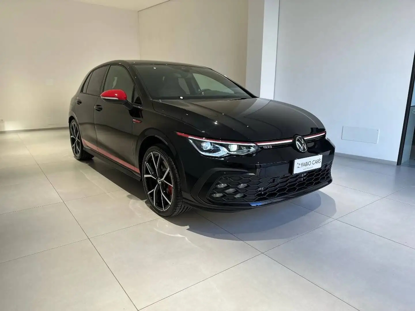 Volkswagen Golf GTI 2.0 tsi GTI 245cv crna - 1
