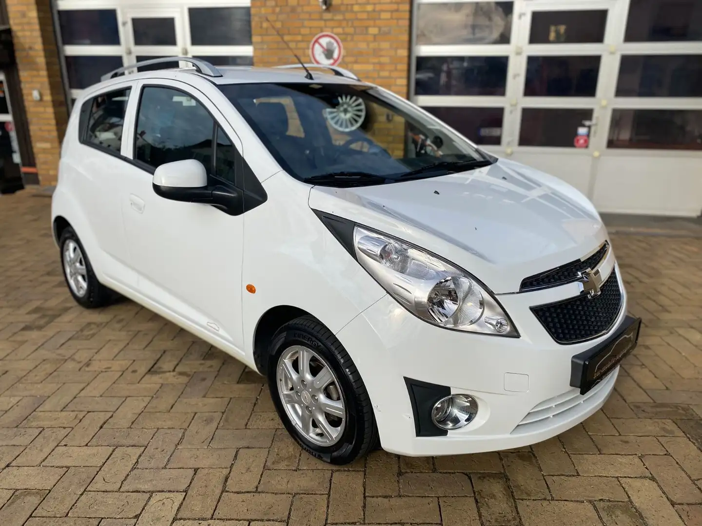 Chevrolet Spark LS+ Klima Navi 1.Hand SR & WR el. FH ABS Weiß - 1