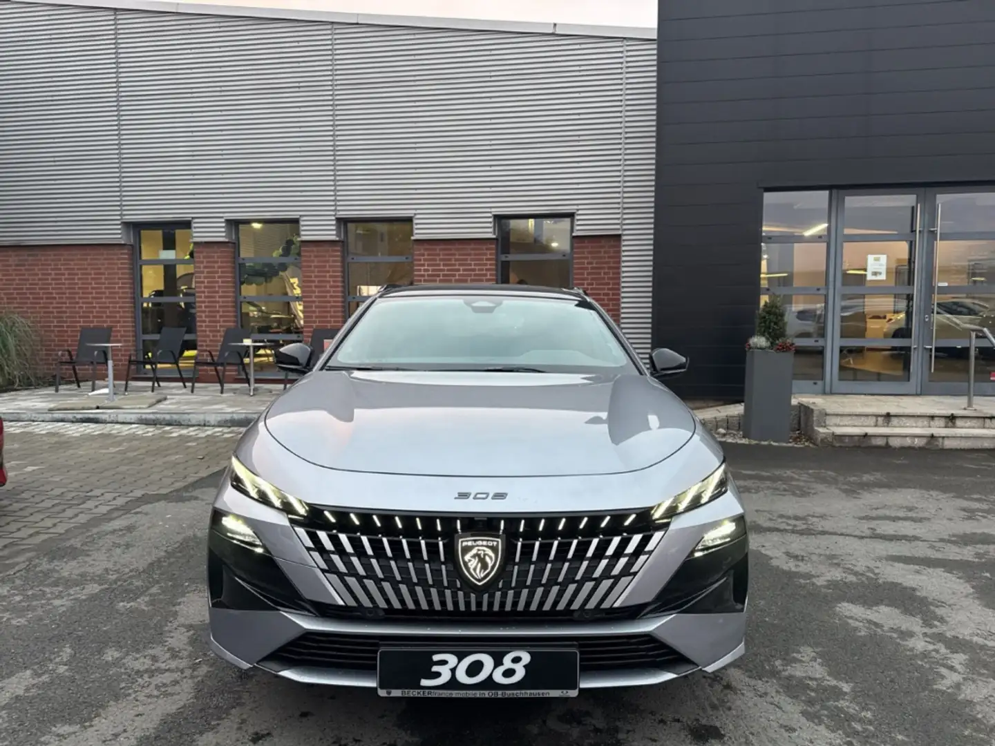Peugeot 308 SW FACELIFT Hybrid 145 GT*360°KAMERA*PANO*MEMORY*S Grau - 2