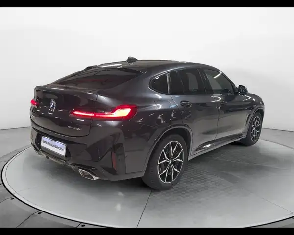 BMW X4 view 6