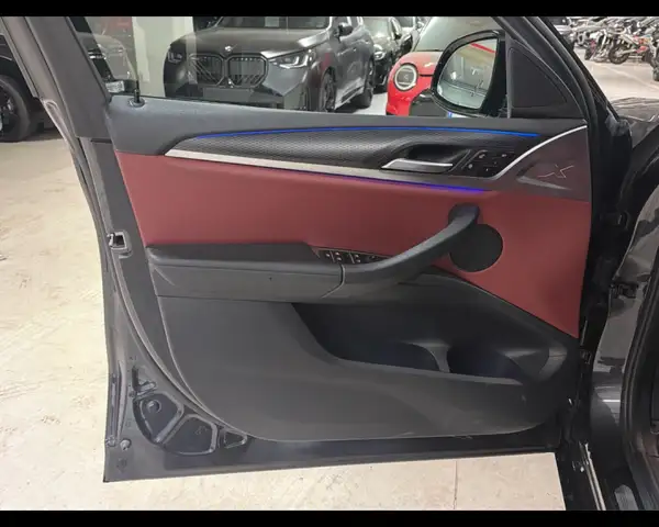 BMW X4 view 13