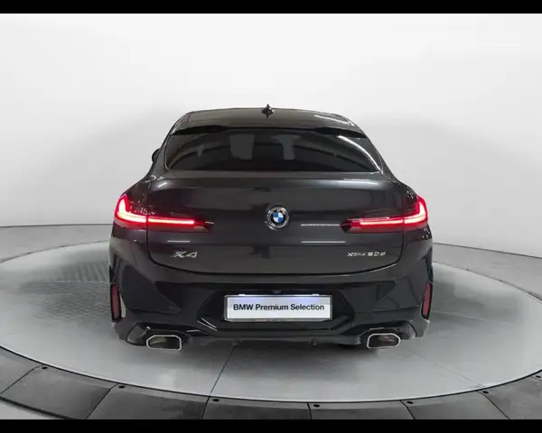 BMW X4 view 7