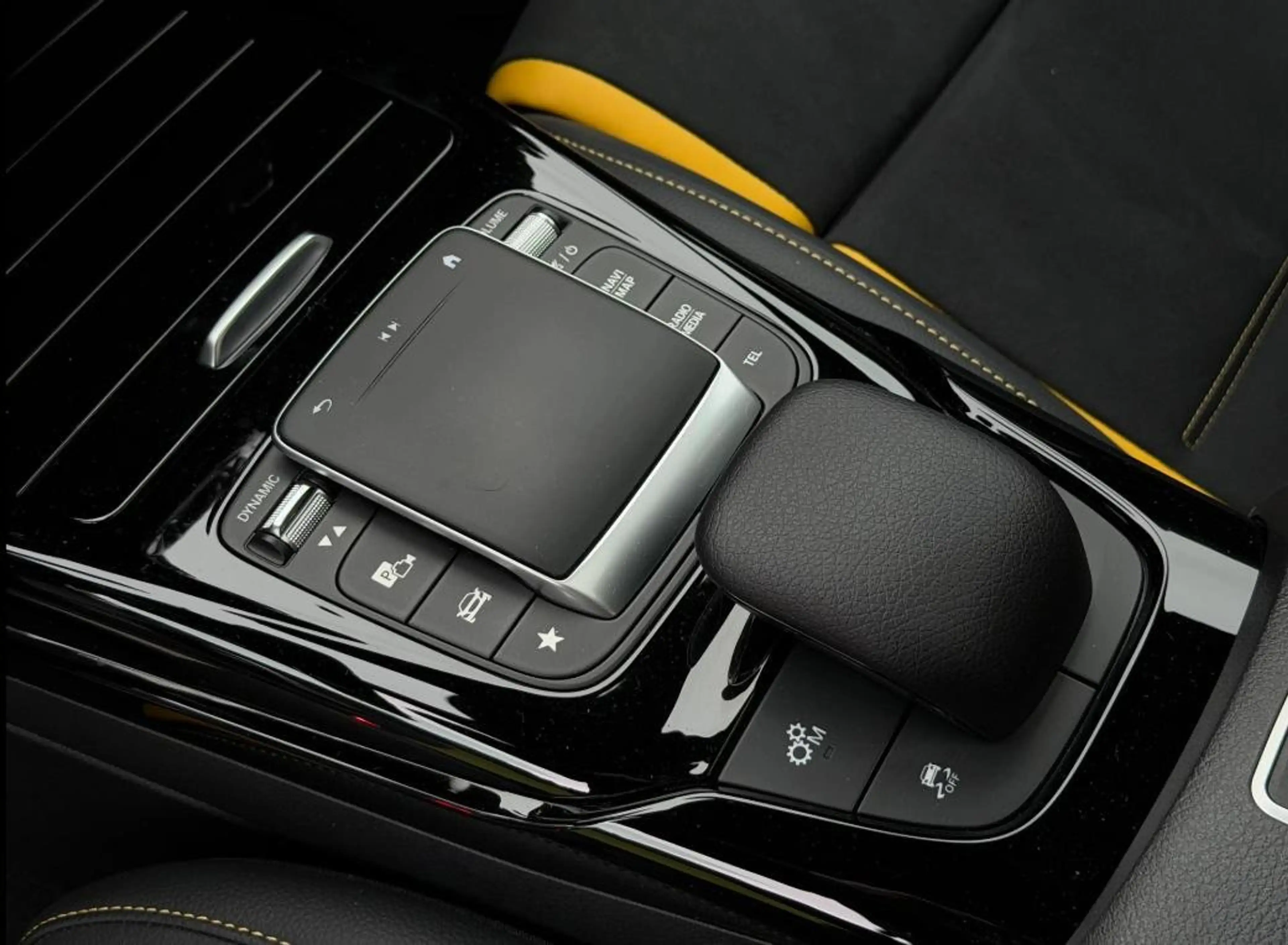 Mercedes-Benz CLA 45 AMG CLA 45 S AMG 4Matic Performenssitze — photo 15