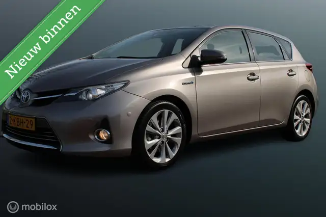 Toyota Auris 1.8 Hybrid Executive, Stoelverwarming, Pdc voor +