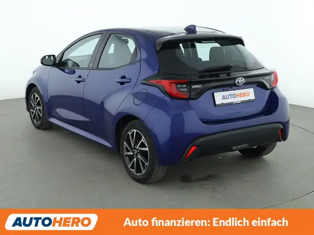 Toyota Yaris view 4