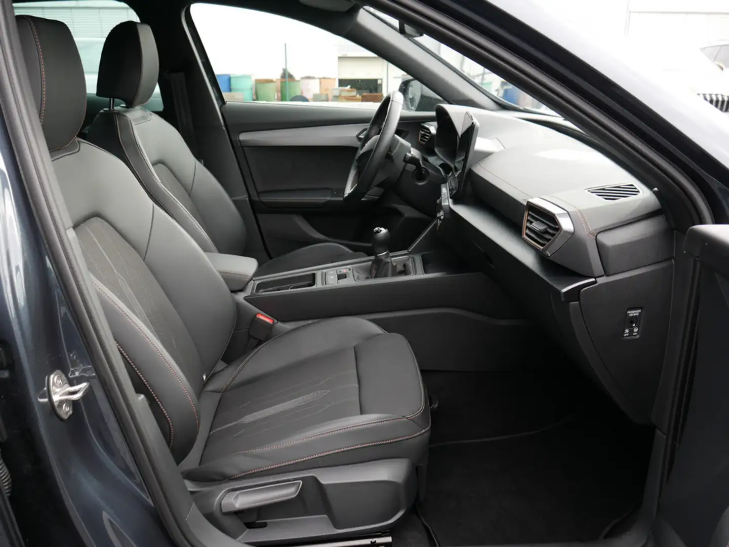 CUPRA Formentor 1.5 TSI KLIMA PDC SHZ NAVI ACC LED Gris - 2