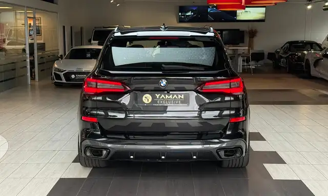 BMW X5 view 8