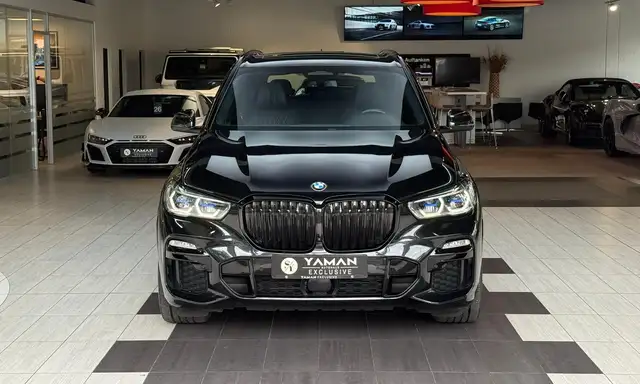 BMW X5 view 3